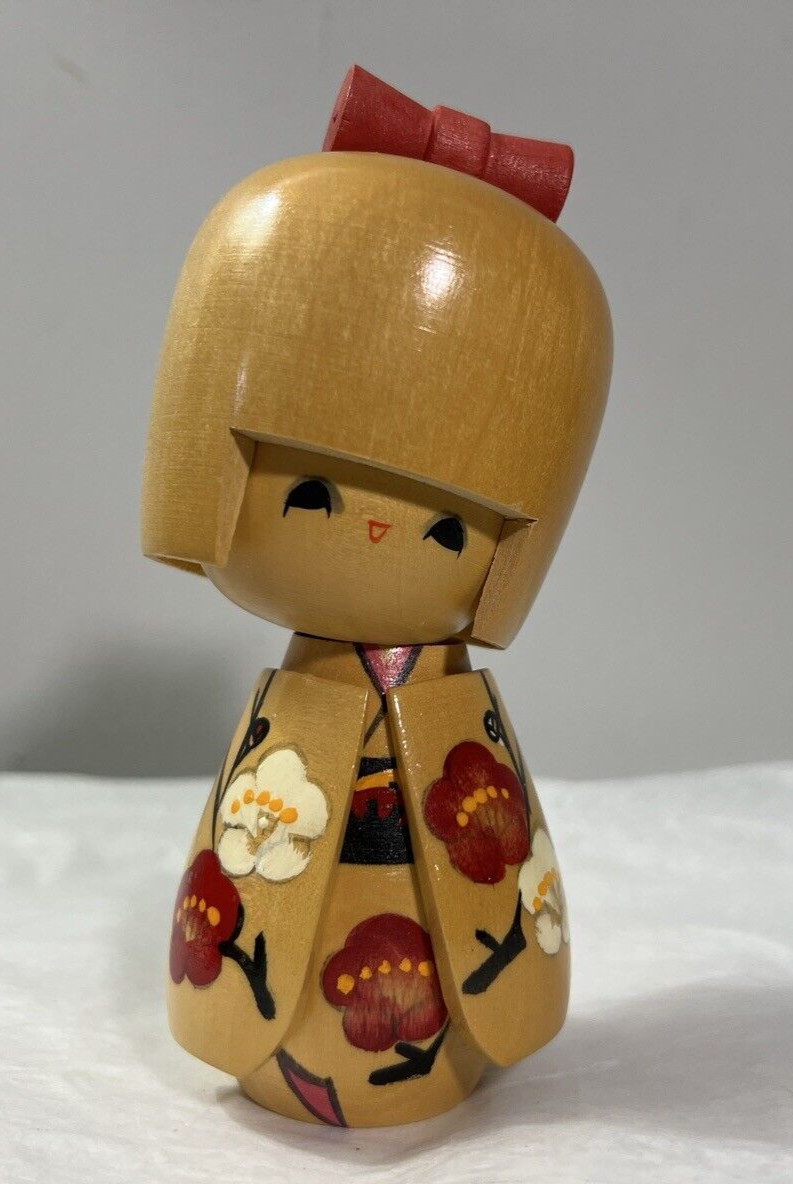 Japanese Kokeshi Blonde Red Bow Wooden Doll Girl Flower Painted 5 1/4”