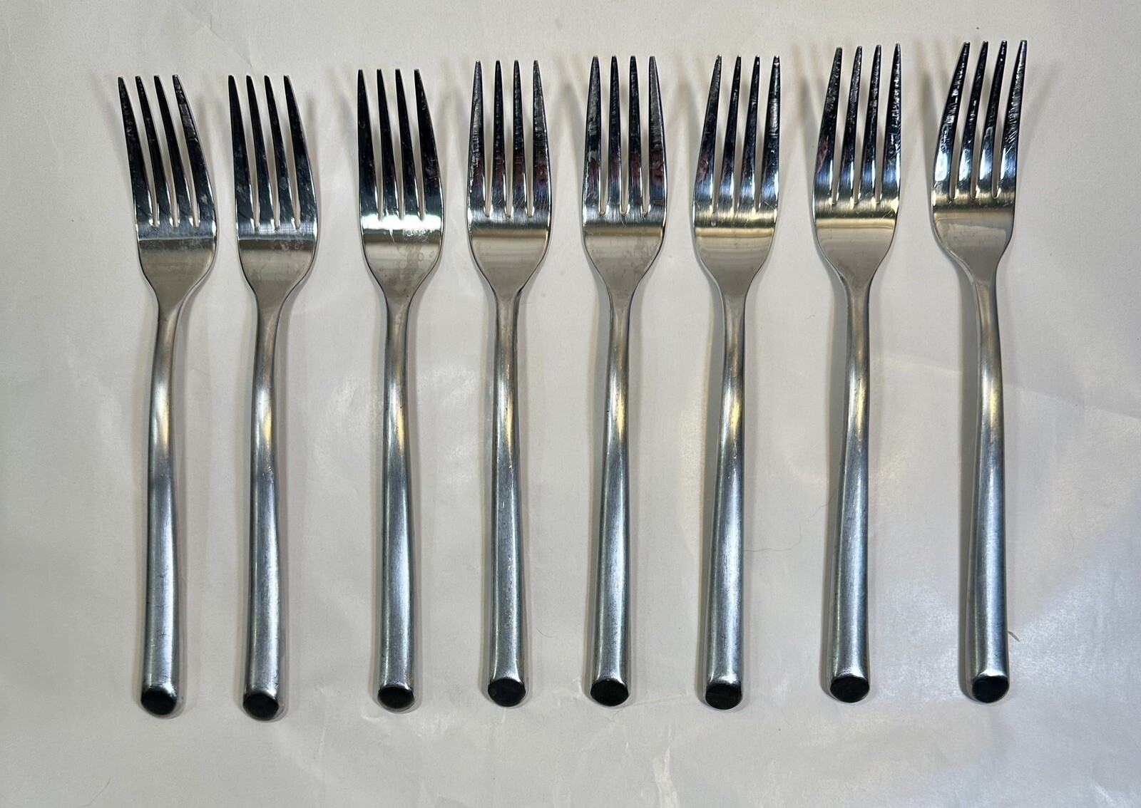 One (1) Mikasa Satin Wave Forged Stainless Flatware Place Setting - Five Pieces - Image 5