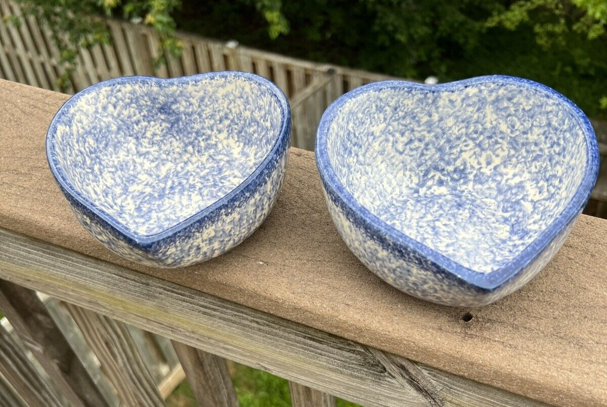 VTG Pottery Blue Spongeware Heart Shaped Bowls - 6" Wide - Image 4