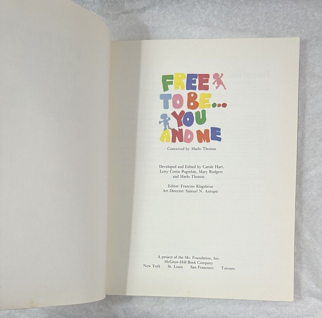 Free to Be ... You and Me - Marlo Thomas - 1974 Paperback - First Edition EUC - Image 1