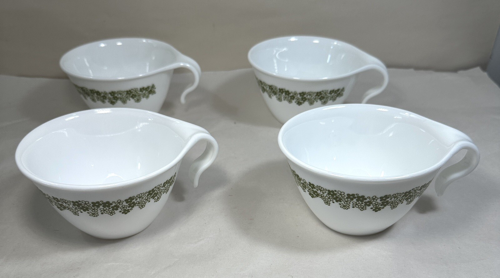 Corelle Spring Blossom Crazy Daisy 4 Hook Handle Tea Cups Vintage CorningWare