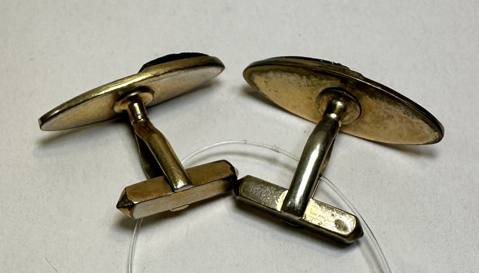 Vintage Men’s Gold Tone / Green Sparkle Dice Cufflinks - Image 2