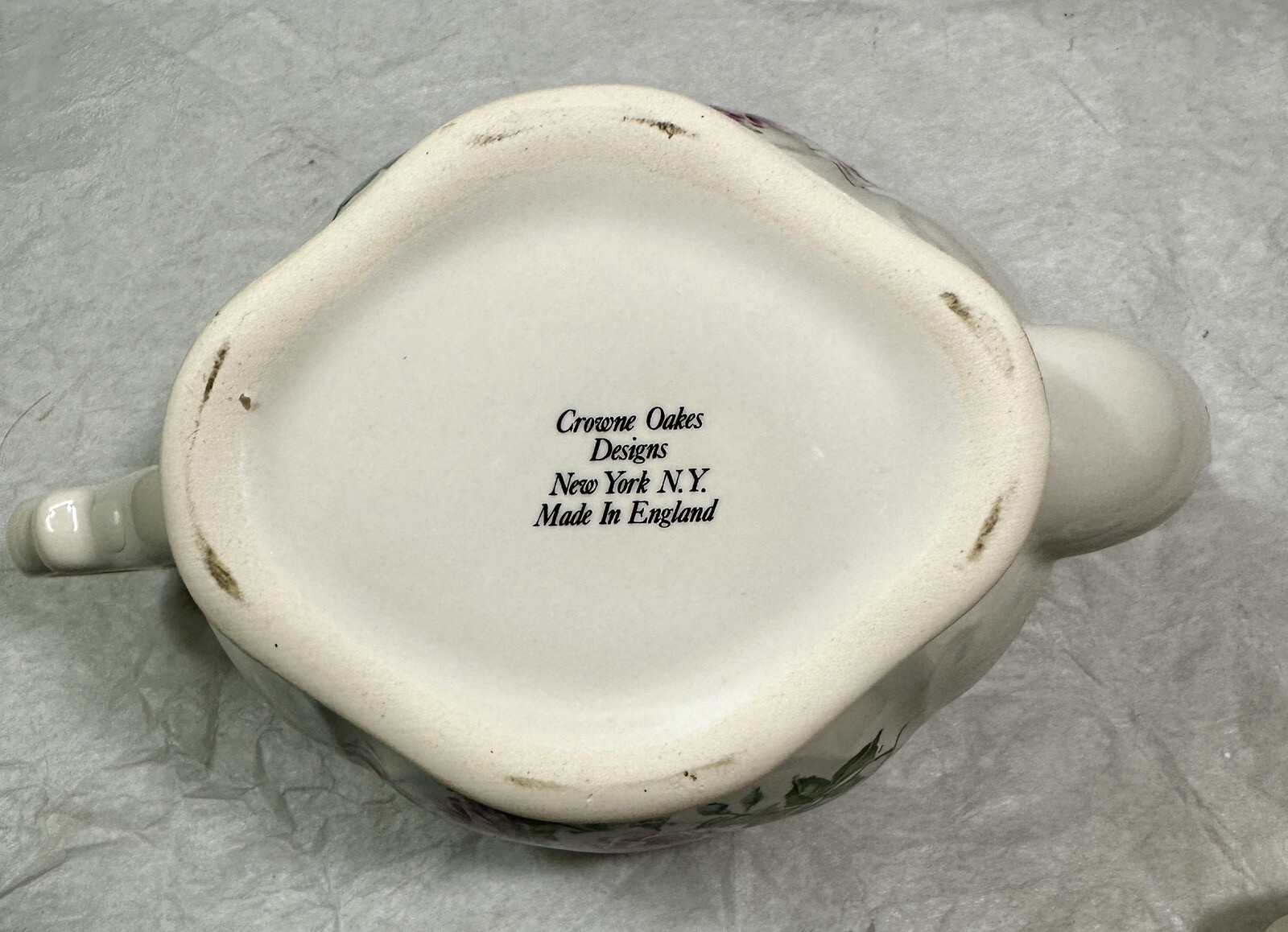 CROWNE OAKES DESIGNS NEW YORK TEAPOT RED & PINK ROSES - Image 3