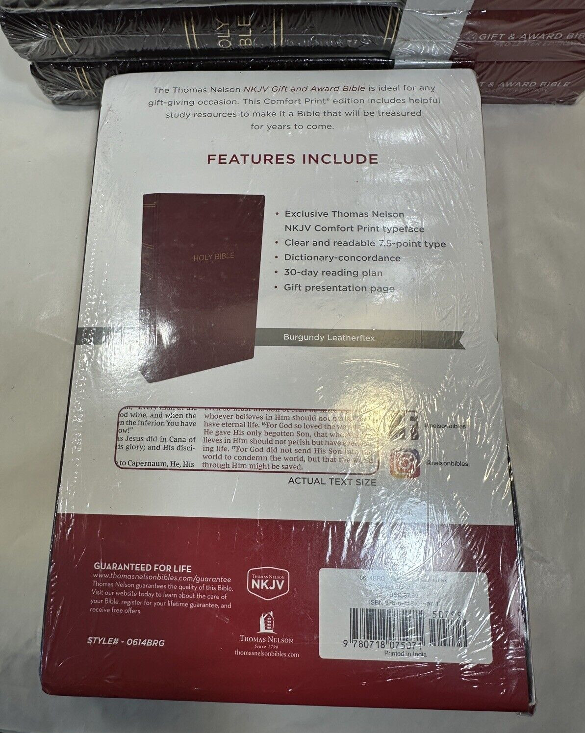 One (1) NKJV Gift and Award Bible - Burgundy Leatherflex - Thomas Nelson Inc. - Image 5