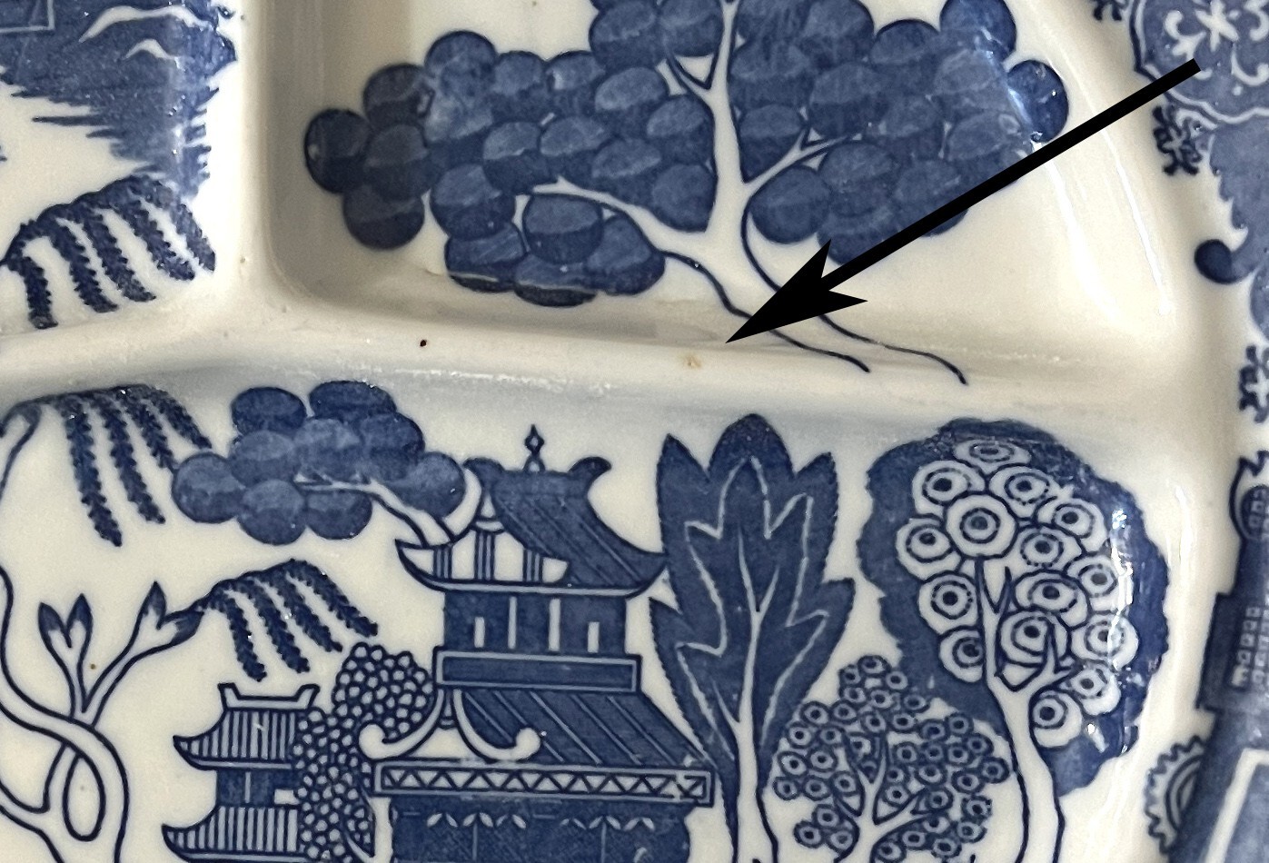 Vintage Blue and White Willow Transferware plate/serving dish - Made in Japan - Image 1