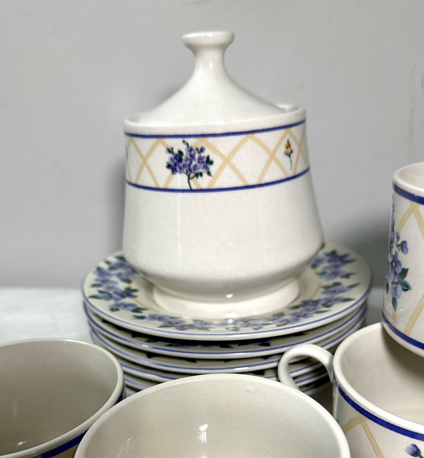 Six (6) Farberware Hydrangea Cups & Saucers Plus Sugar Bowl and Creamer - Image 7