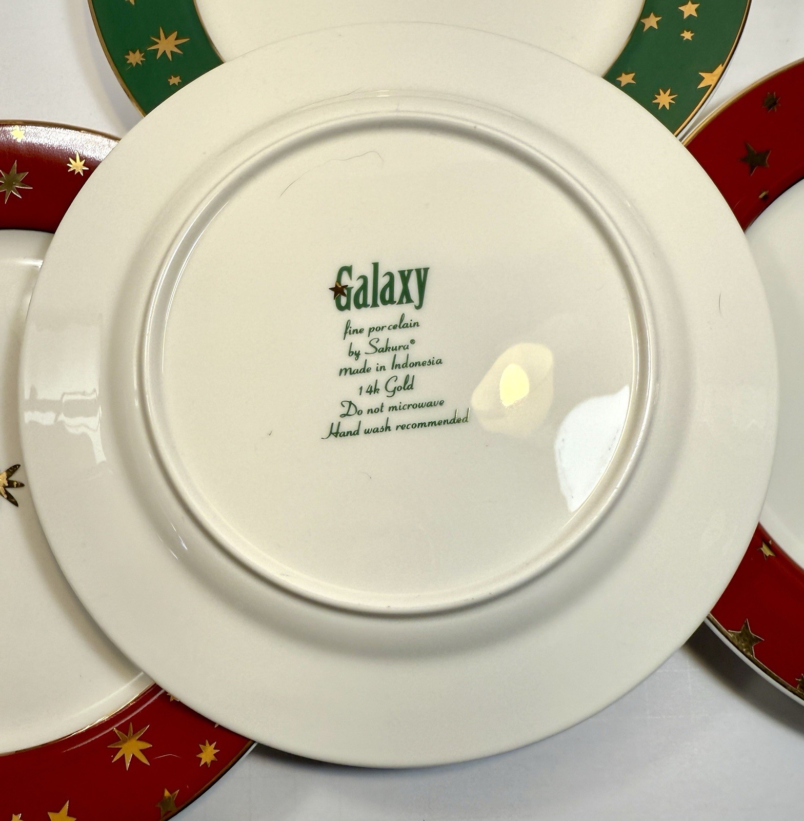 Set of 5 Sakura Galaxy Fine Porcelain Salad Plates Gold Stars on Red / Green Rim - Image 2