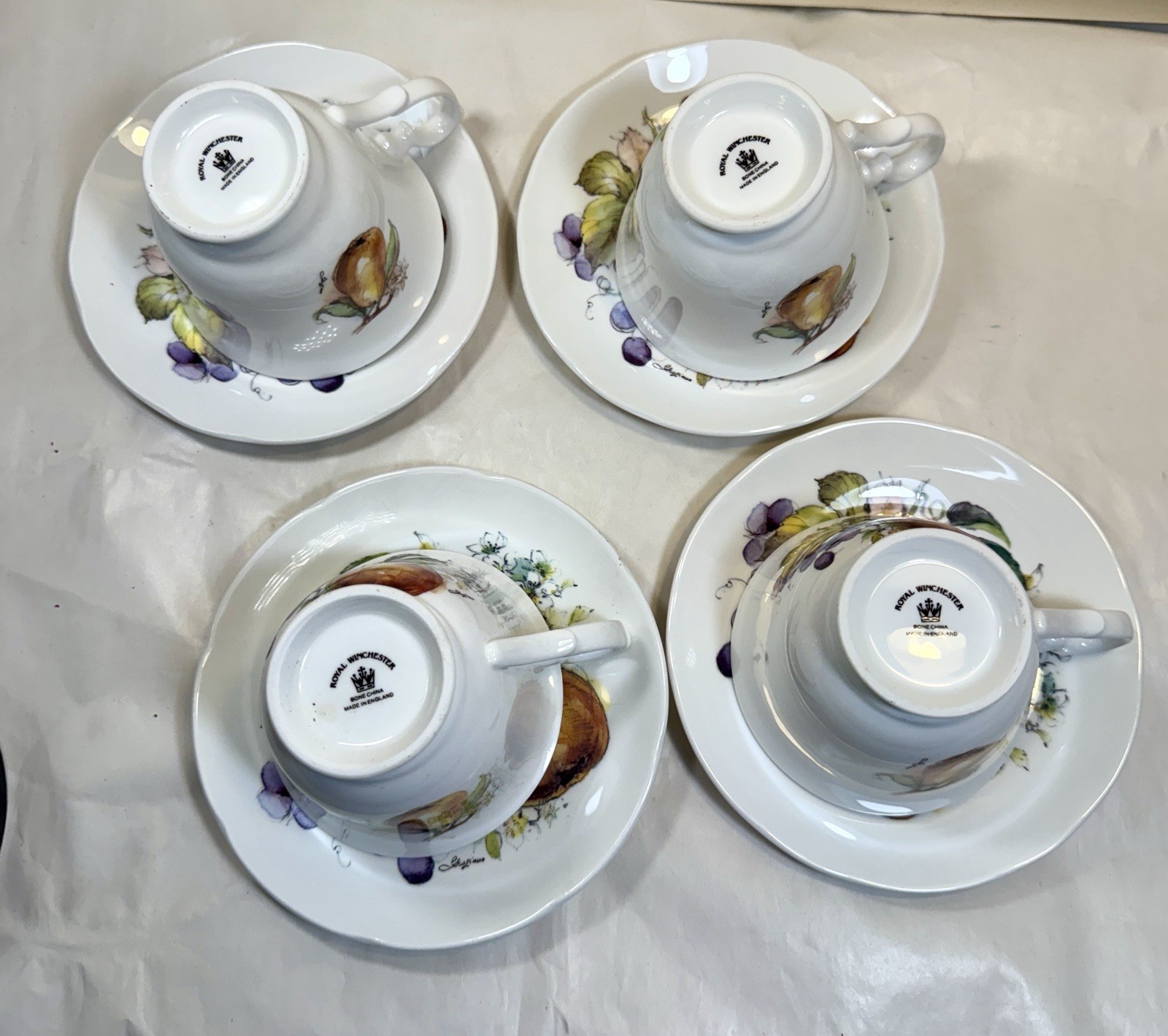 One (1) Royal Winchester Bone China Tea Cups / Saucer - Flawless - Image 4