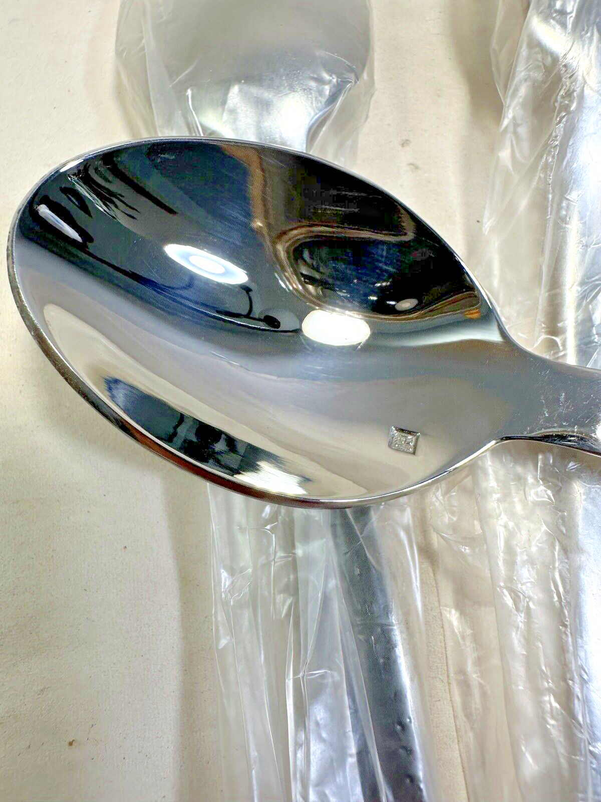 Fortessa 18-10 Lucca Faceted Five Piece Set - New in Plastic - Image 5