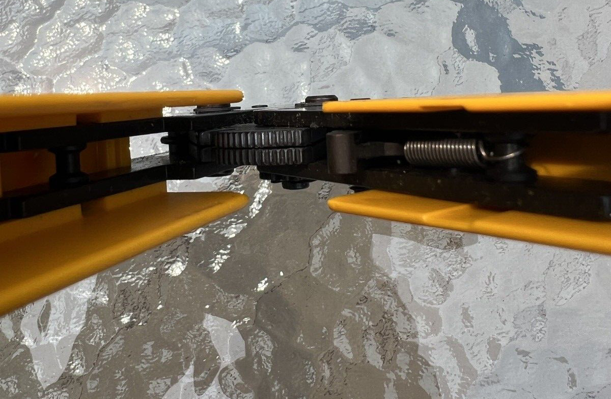 AMP 58448 Series Crimper - Excellent Condition - Watch Video - Image 4