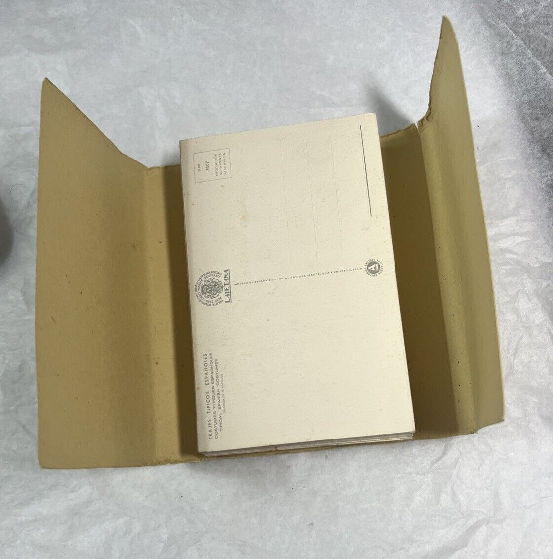 Trajes Tipicos Españoles - Notebook of 50 Postcards - Video - Image 5