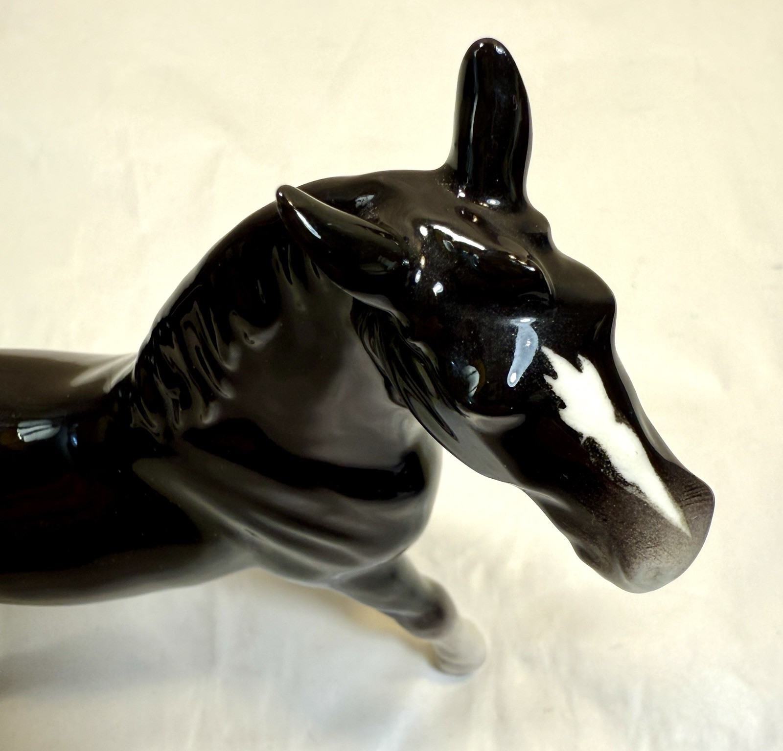 Registered Coronet Porcelain Pony / Horse - Black  w/ White Blaze - Immaculate - Image 9