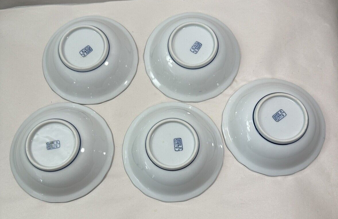 Set of 5 Blue and White Porcelain JAPANESE Bowls - 5 1/2 Inches - Immaculate - Image 9