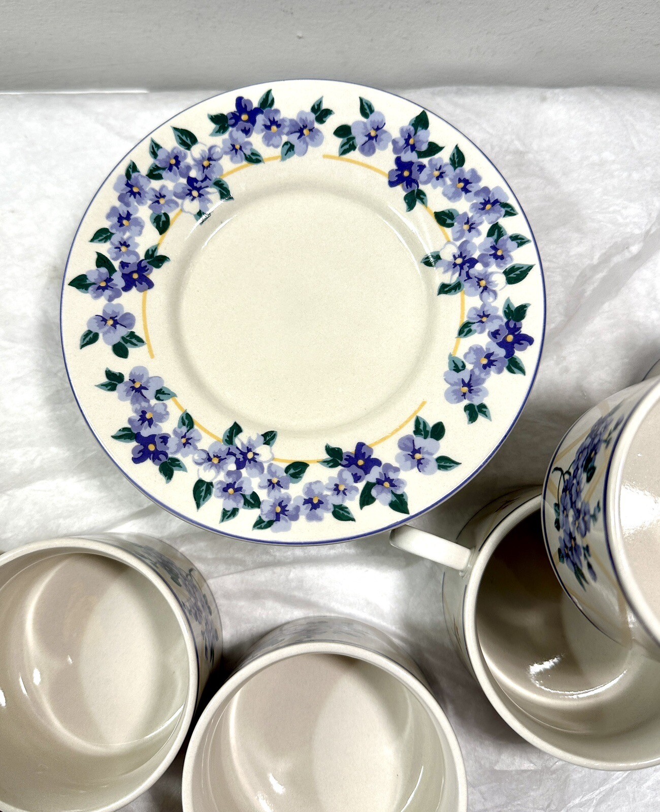 Six (6) Farberware Hydrangea Cups & Saucers Plus Sugar Bowl and Creamer - Image 5