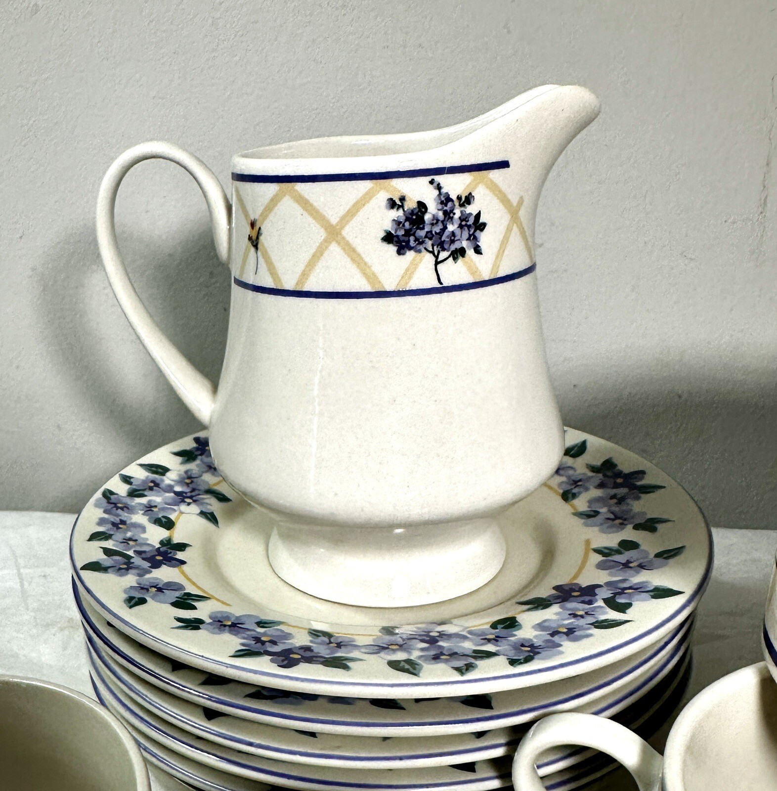 Six (6) Farberware Hydrangea Cups & Saucers Plus Sugar Bowl and Creamer - Image 8