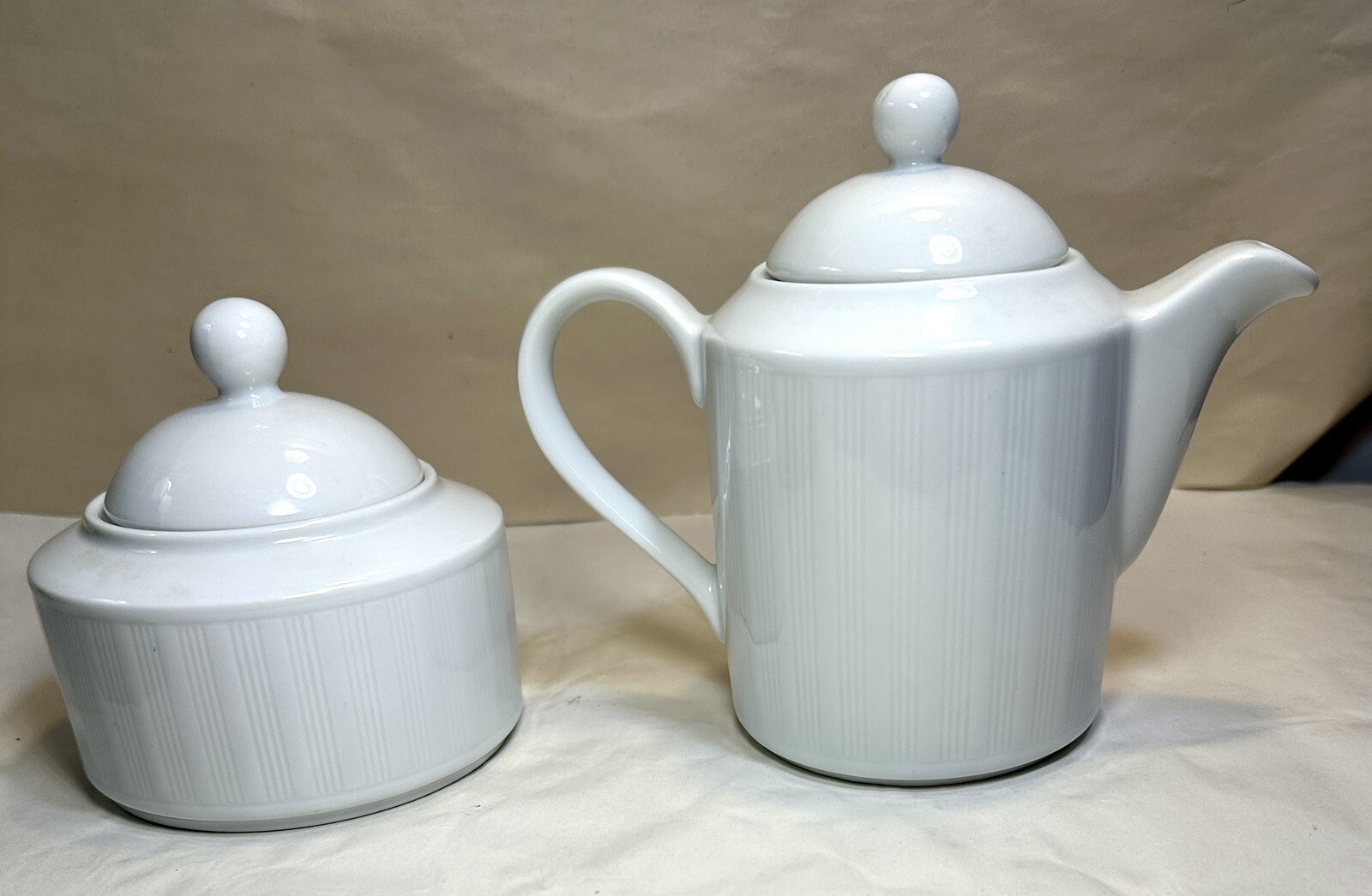 W Eschenbach Porcelain Creamer & Sugar Bowl - Bavaria Germany - Immaculate - Image 1
