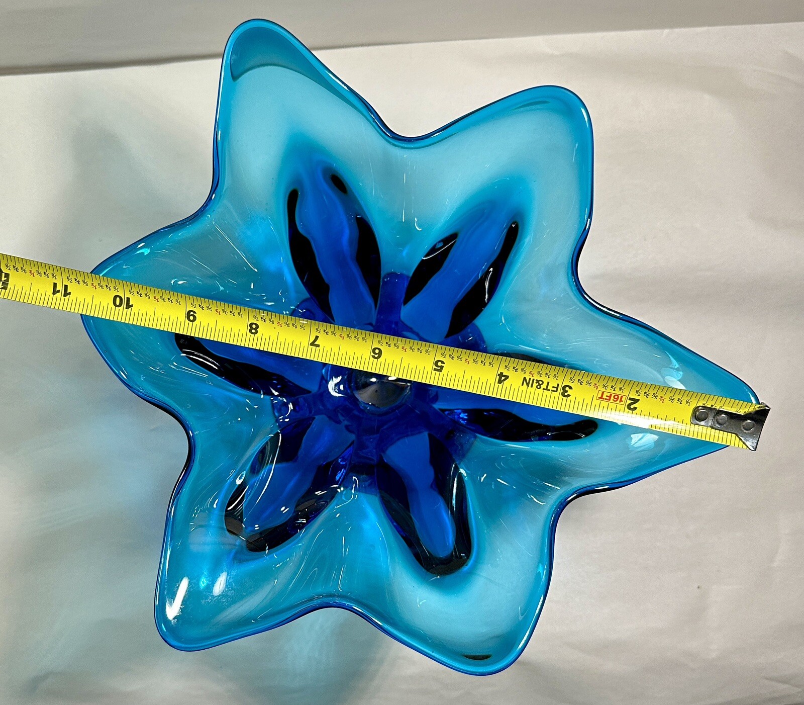 L.E. Smith Glass Peacock Blue Footed Compote / Fruit Bowl (#6101) - circa 1967 - Image 9