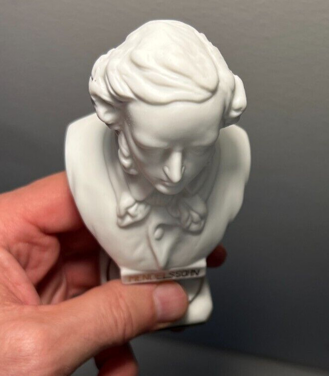 23/349X Bisque Porcelain Gold Trim Mendelssohn 5 inches tall - Image 6