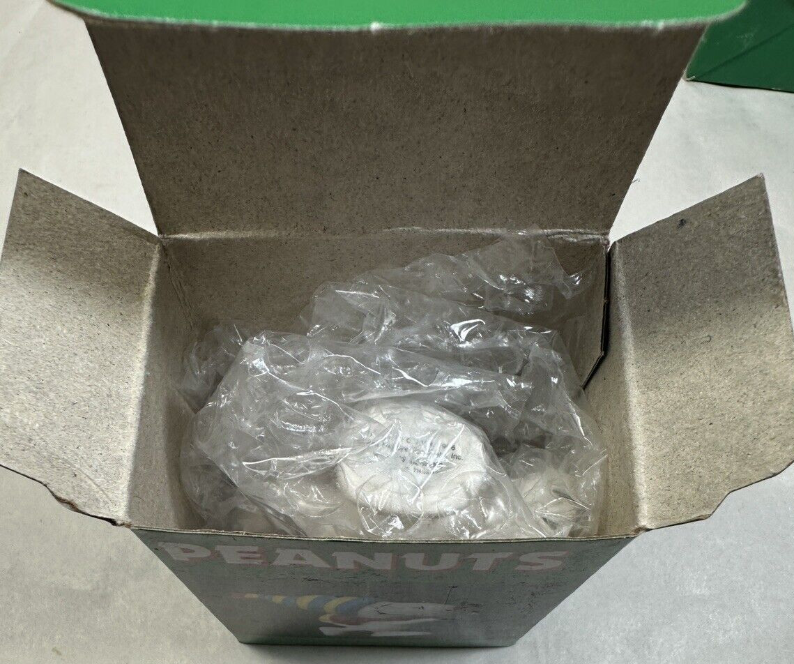 Vintage Thailand Ceramic Peanuts Snoopy Christmas Ornament - Image 6