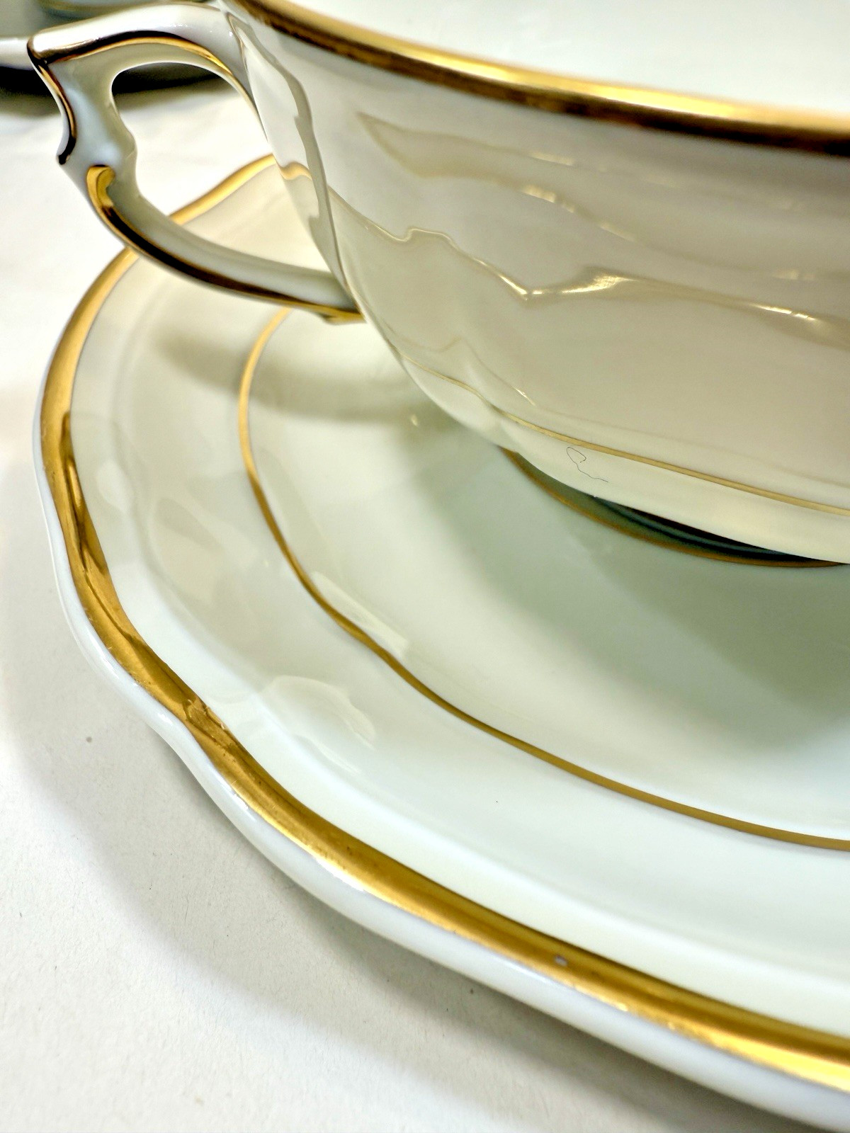 One Bernardaud Limoges Louis XV Teacup and Saucer - Flawless, Unused - Image 4