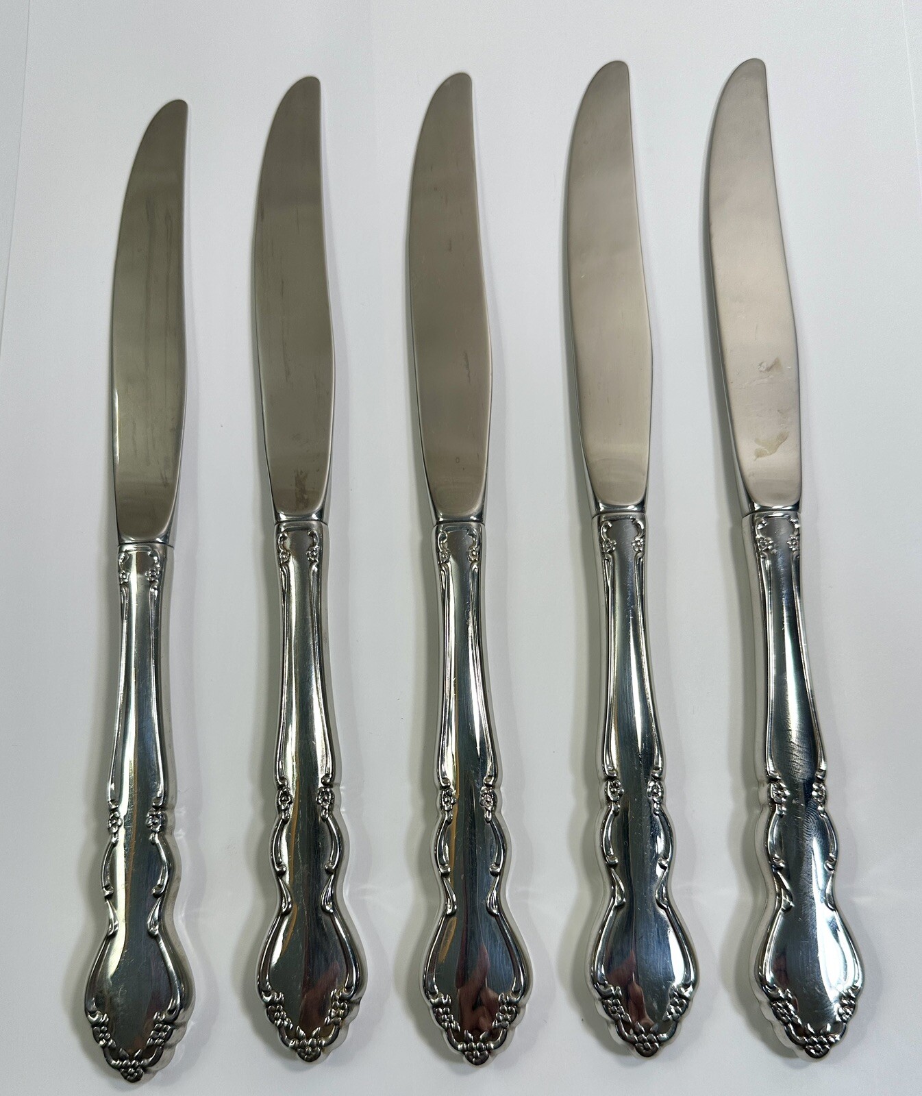 Five (5) Oneida Stainless Dover (Glossy) Dinner Knives - Unused - Image 3