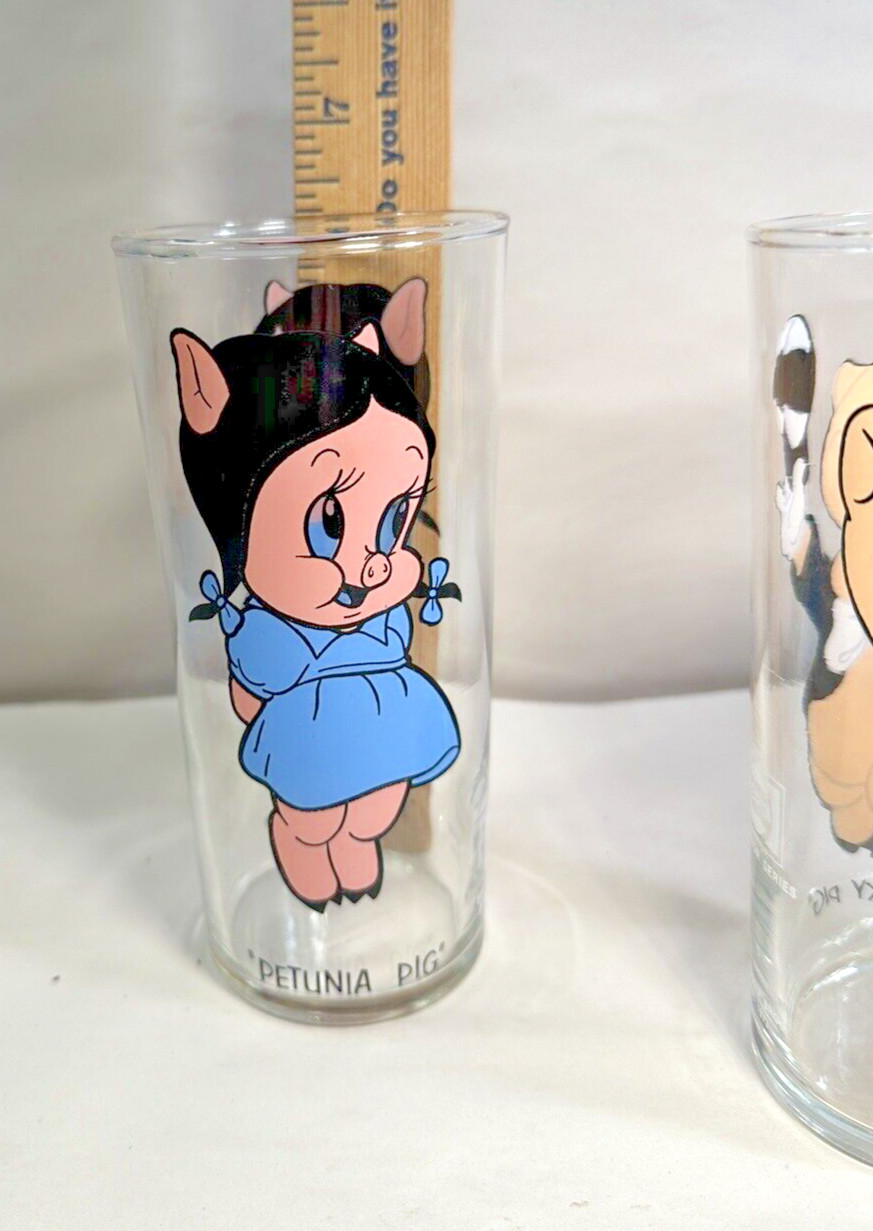 Pepsi Series Porky & Petunia Pig Vintage Drinking Glasses - Warner Brothers 1973 - Image 1