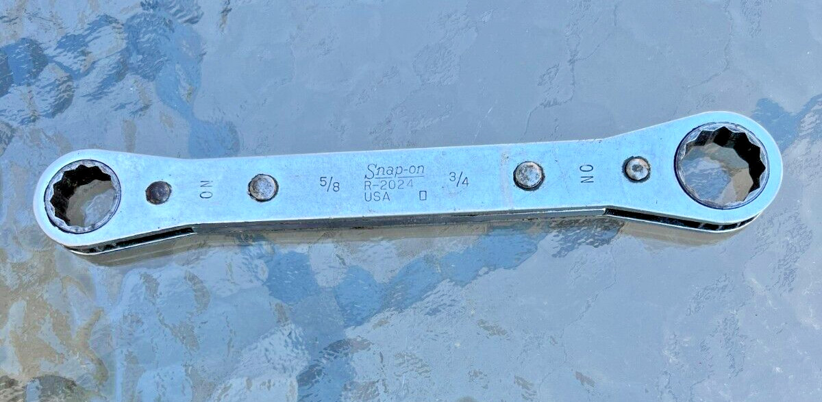 Snap-on 5/8-3/4" standard 0° offset ratcheting box wrench 12 point R2024