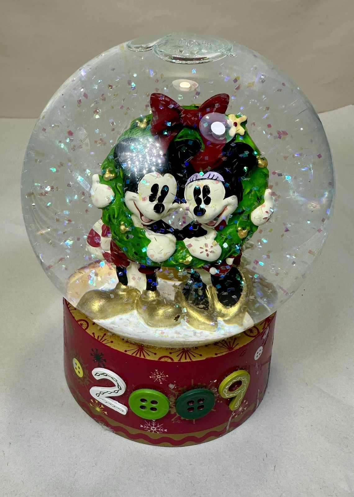 Walt Disney Store Mickey and Minnie Mouse Snow Globe Christmas 2009 Holiday