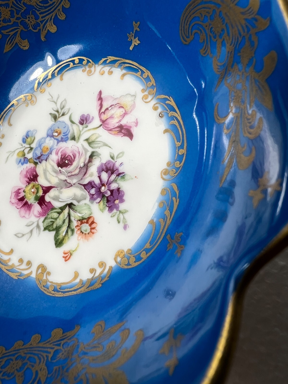 Couleuvre Ligne Limoise D’Art Tirage Reserve Blue and Gold Trinket Tray Flowers - Image 5