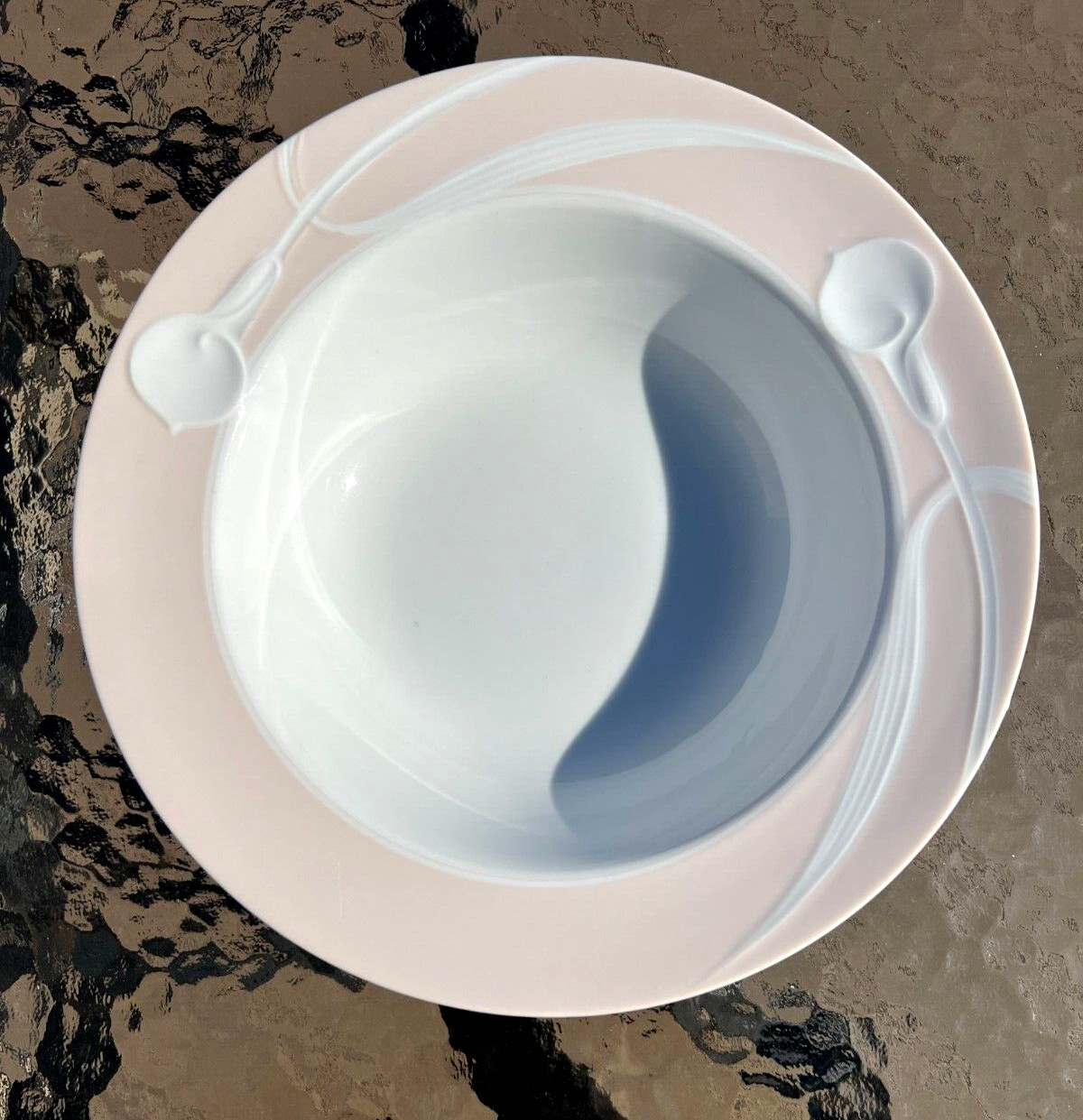 10" Round Vegetable Bowl Classic Flair Peach by MIKASA  - Image 2