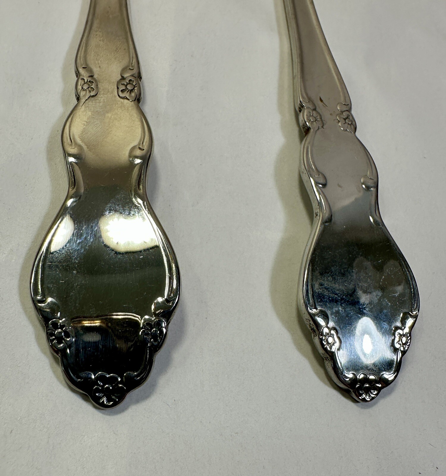 One Oneida Dover Stainless Pierced Tablespoon (Serving Spoon) - 8 3/8" - Image 5