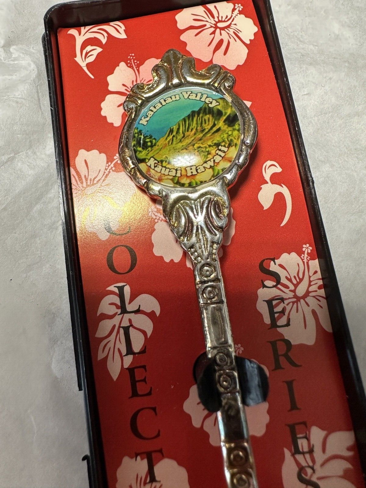 Vintage Collector Souvenir Spoon Hawaii - Kalalau Valley - Kauaʻi - Stuart - Image 1