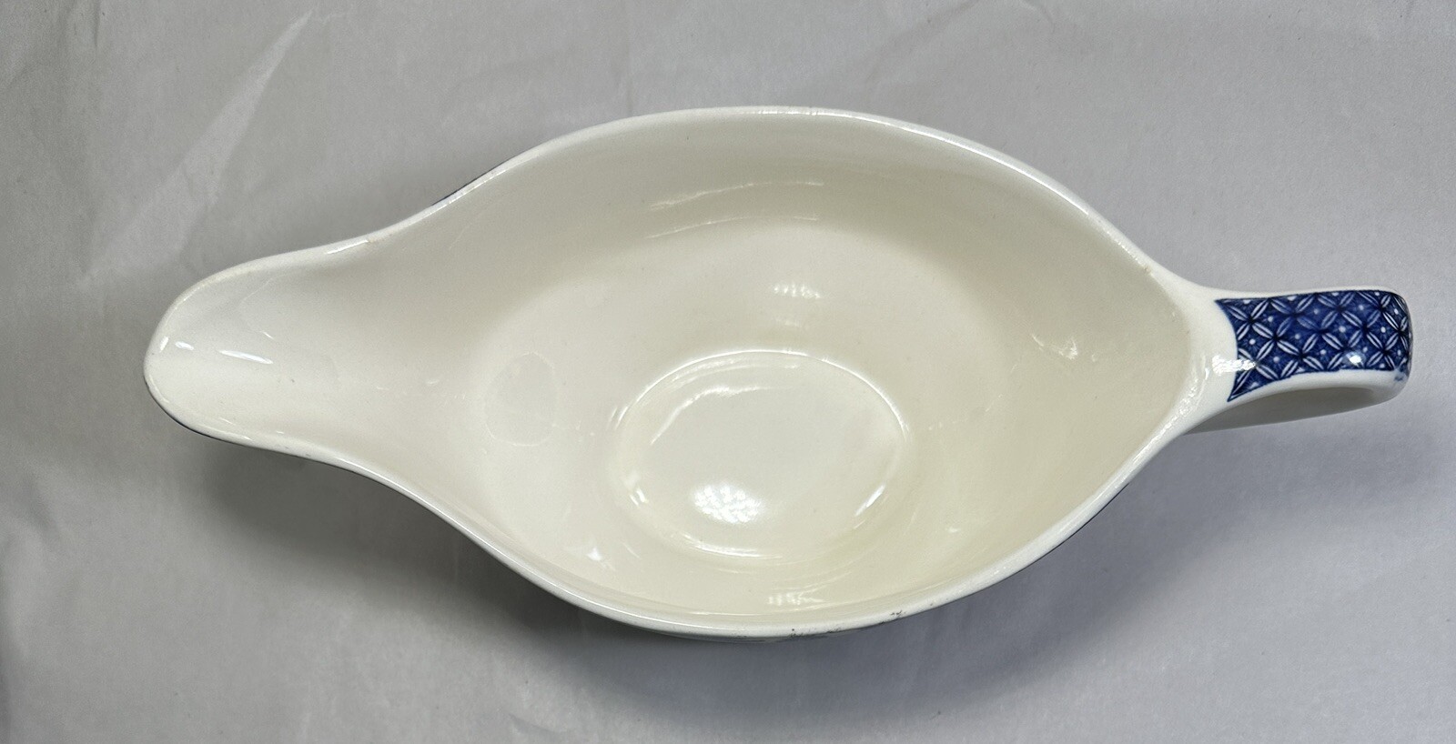Johnson Bros "Willow" Gravy Boat - Image 3