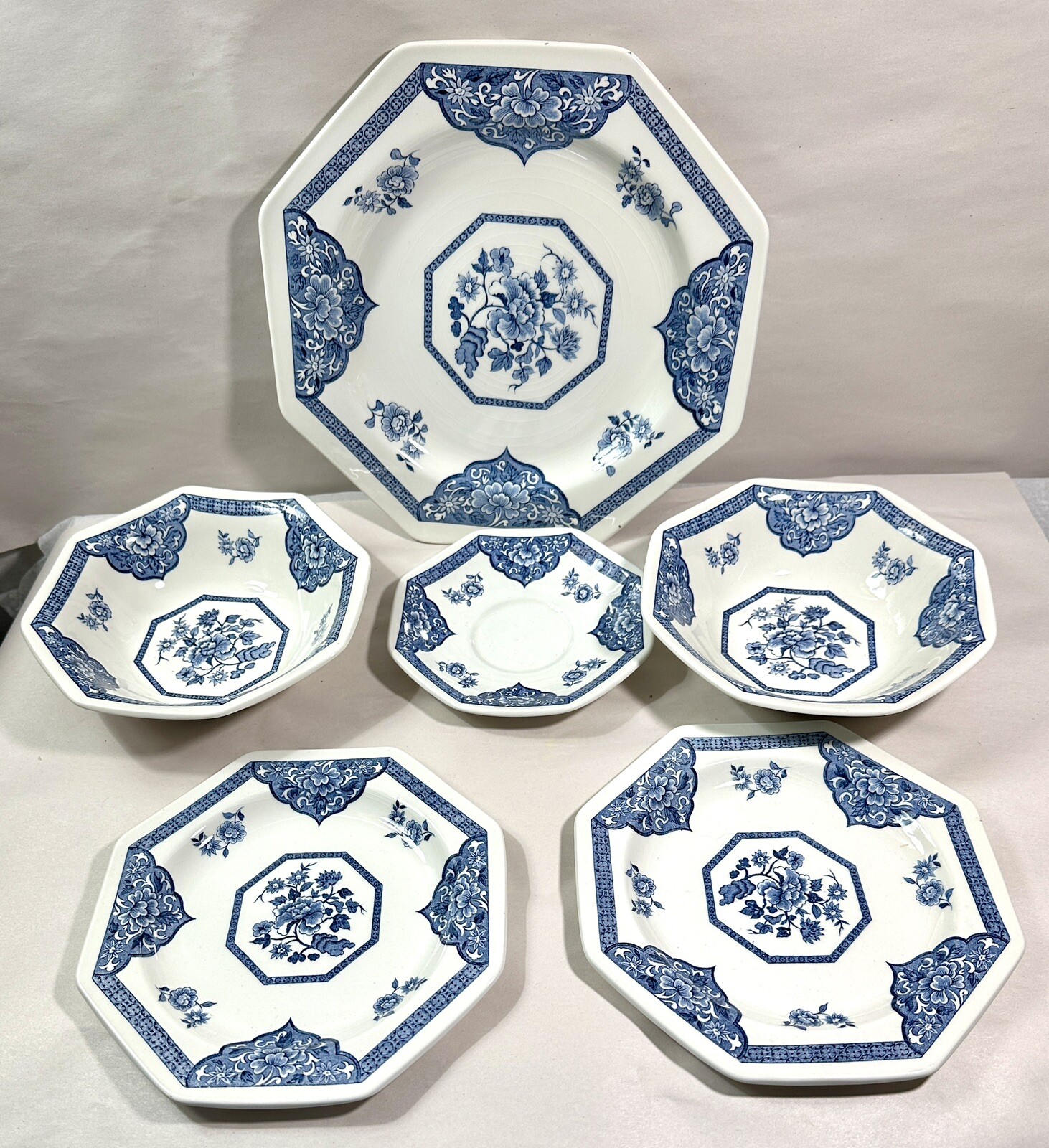 Old Pekin J&G Meakin Royal Staffordshire Ironstone Plates and Bowls