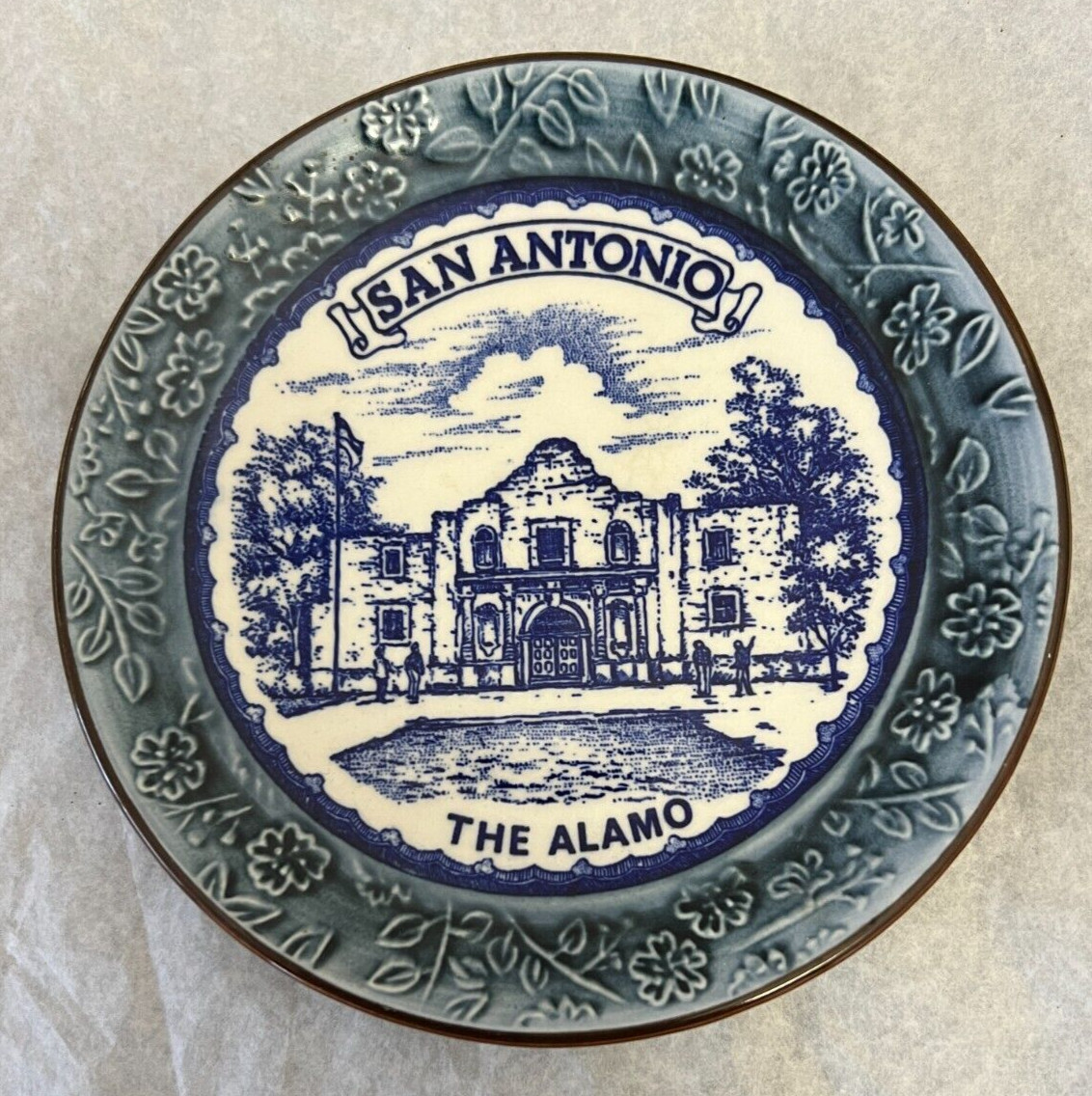 SAN ANTONIO Commemorative Alamo Wall Plate - Made in Japan circa 1960 - 6"