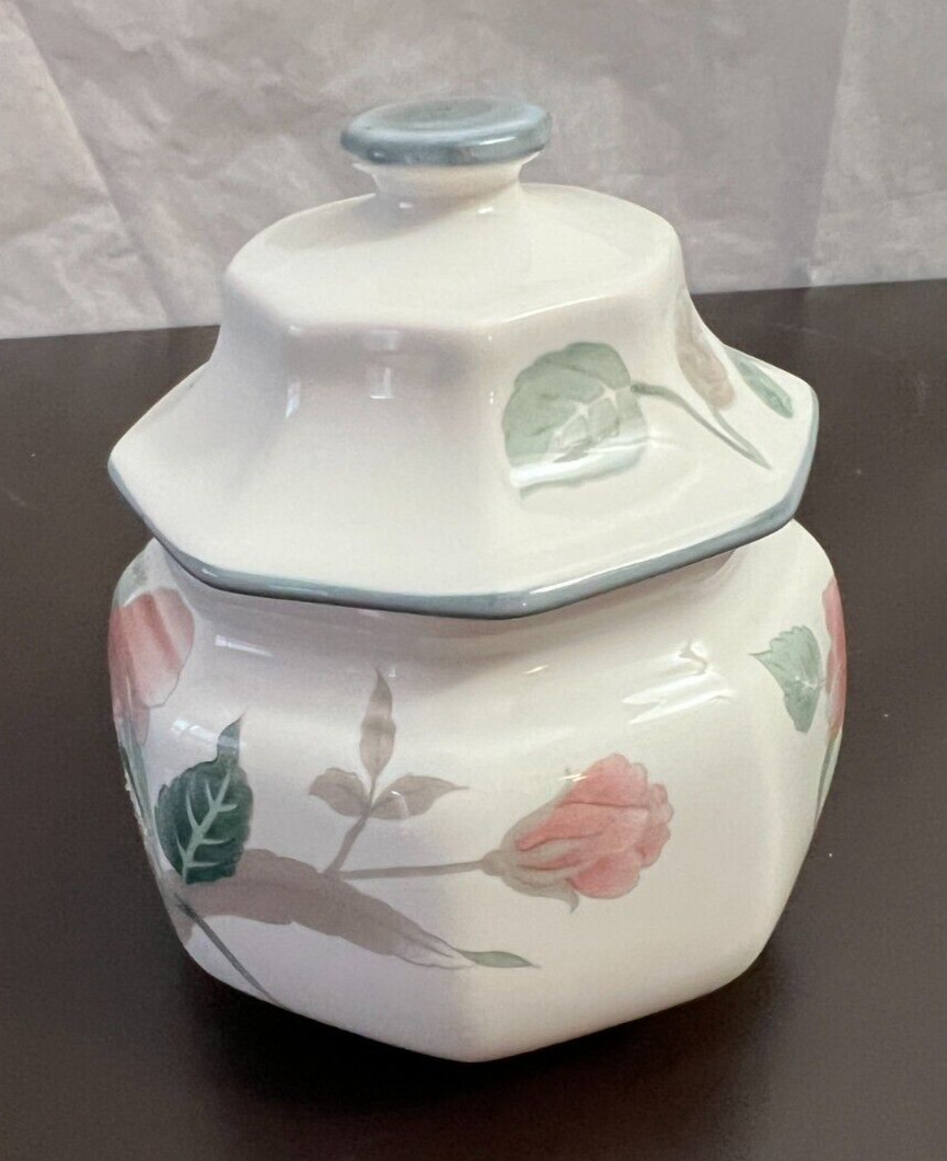 Mikasa Continental Pattern: SILK FLOWERS F3003 Sugar Bowl with Lid - Image 2