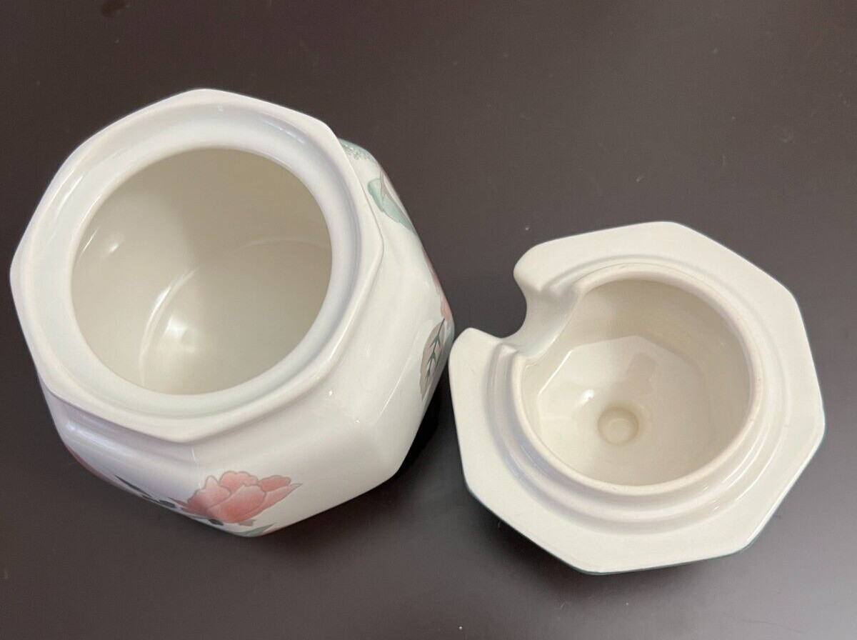 Mikasa Continental Pattern: SILK FLOWERS F3003 Sugar Bowl with Lid - Image 6