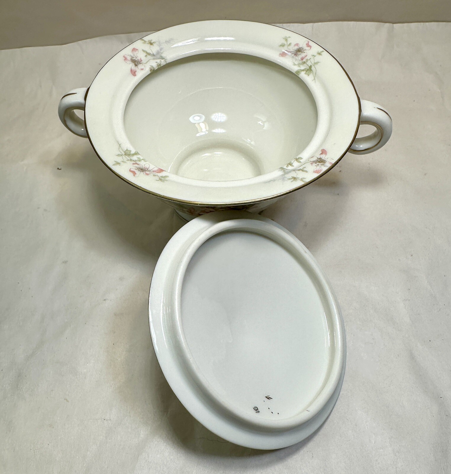 Theodore Haviland Apple Blossom Sugar Bowl and Lid - Immaculate - Image 6