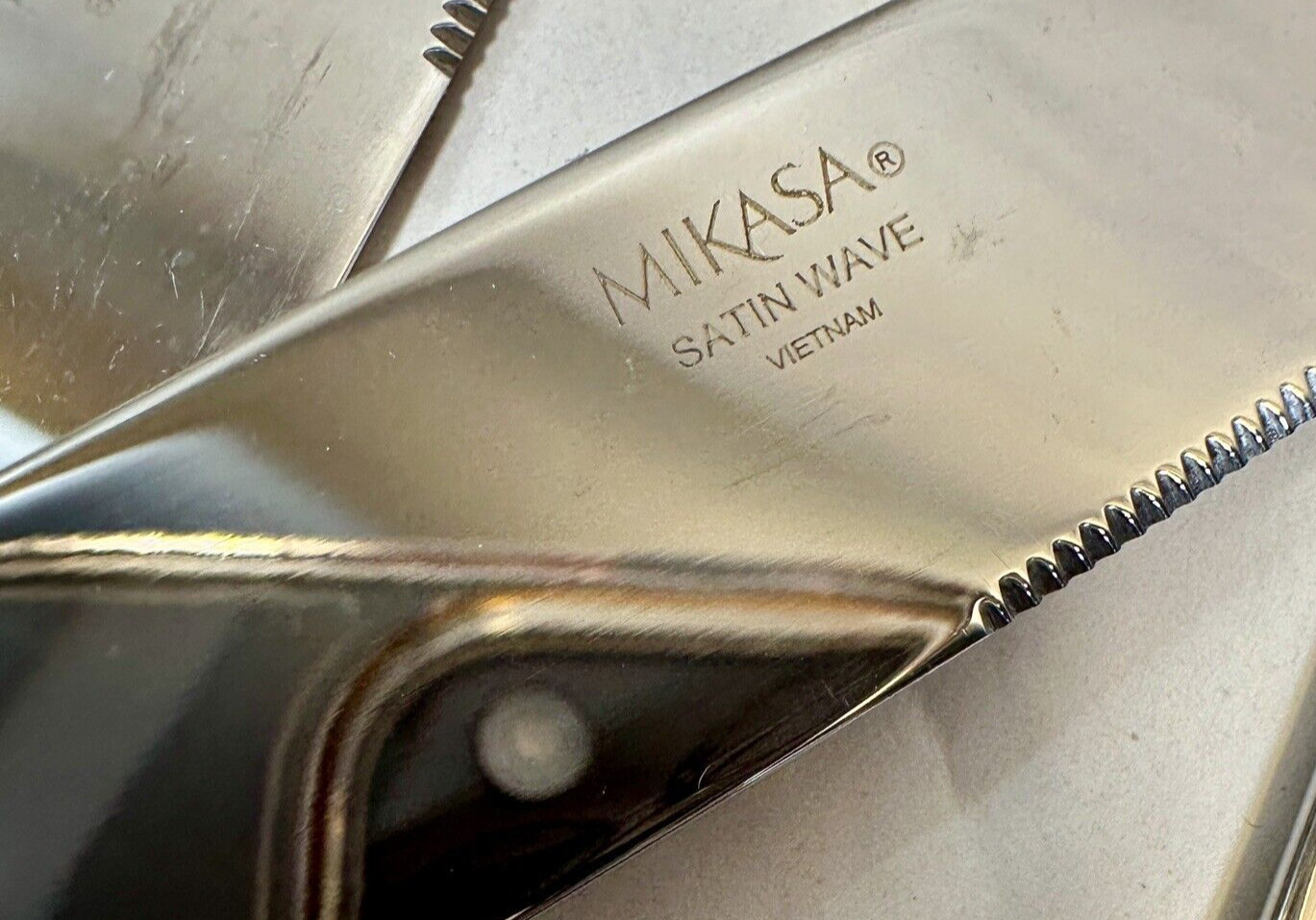 One (1) Mikasa Satin Wave Forged Stainless Flatware Place Setting - Five Pieces - Image 2
