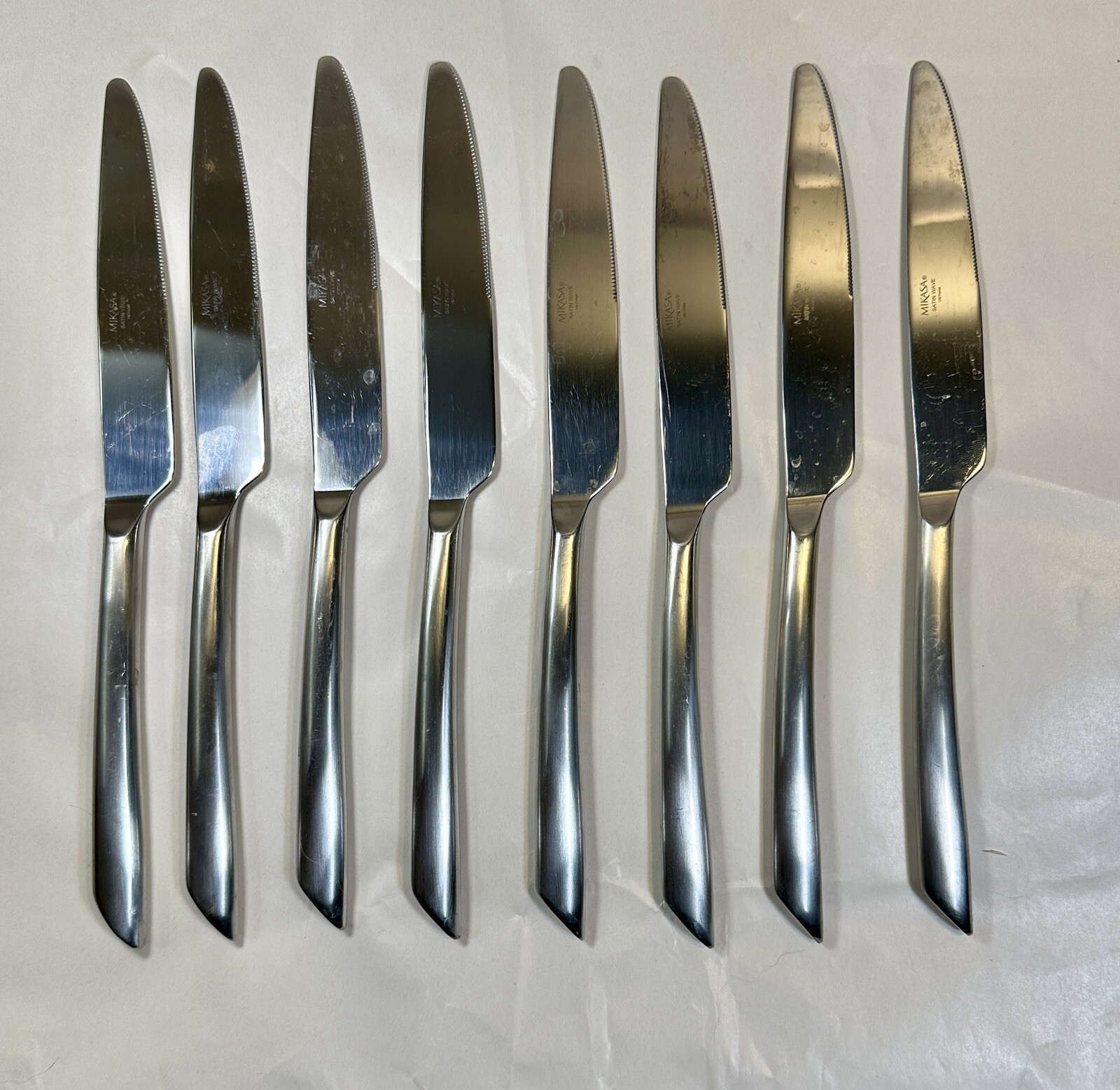 One (1) Mikasa Satin Wave Forged Stainless Flatware Place Setting - Five Pieces - Image 3