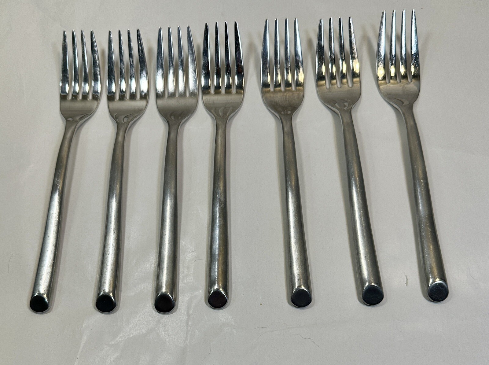 One (1) Mikasa Satin Wave Forged Stainless Flatware Place Setting - Five Pieces - Image 8