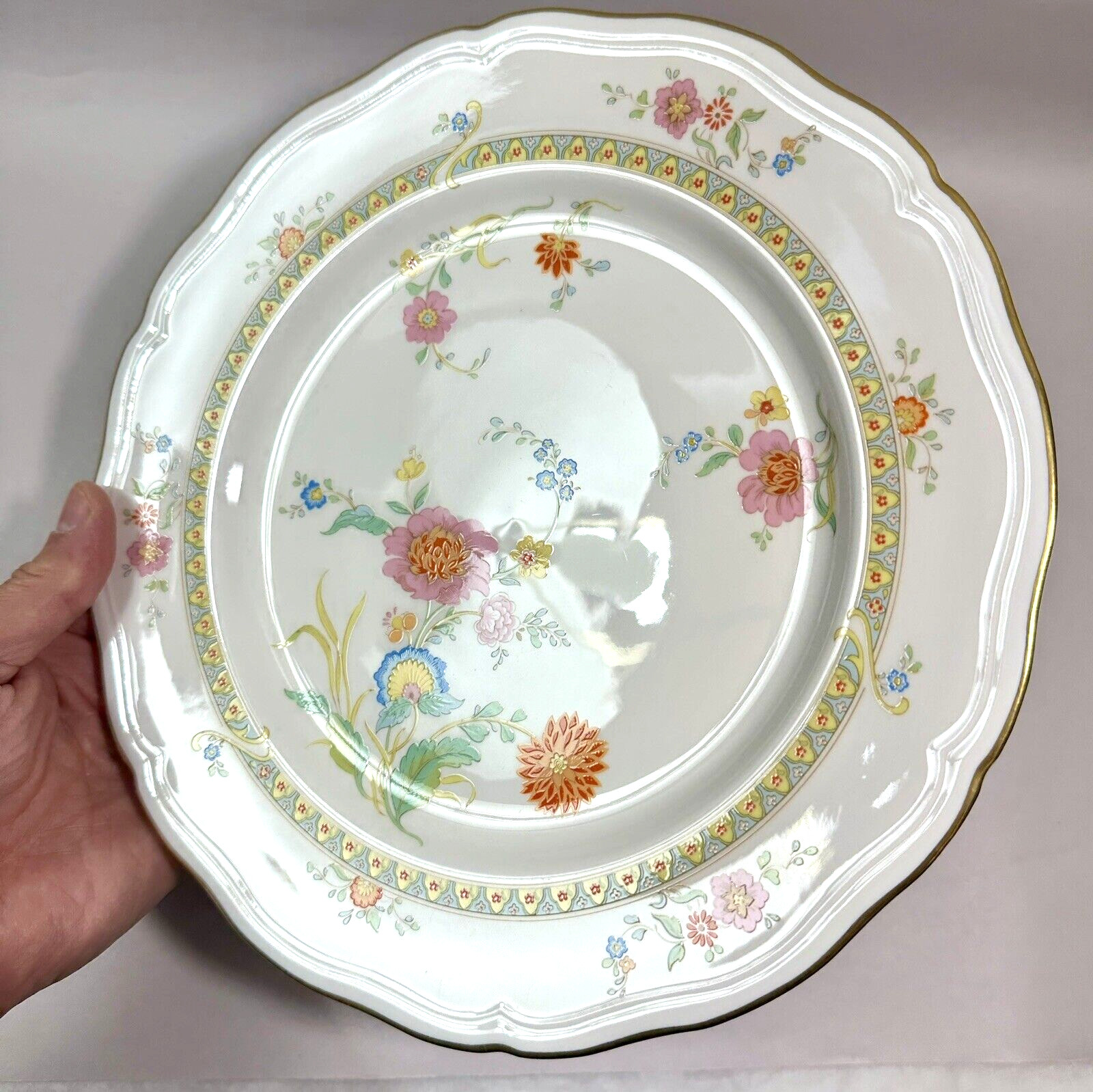 Aynsley Shangri-La Dinner Plate - 10.5" - England - Image 1