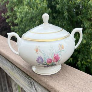 Lamberton Ivory China "Scammell" Covered Vegetable Bowl with Handles
