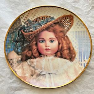 1991 Franklin Mint Hanau Doll Museum "The Antique Doll" Limited Edition Plate